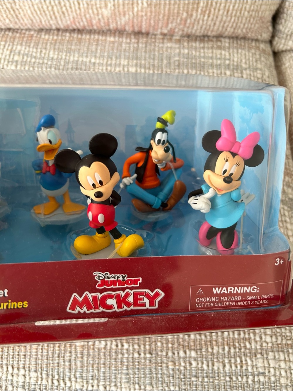 Disney Jr Mickey and Friends Six Figurine Playset
Includes Mickey and Minnie - Picture 8 of 8